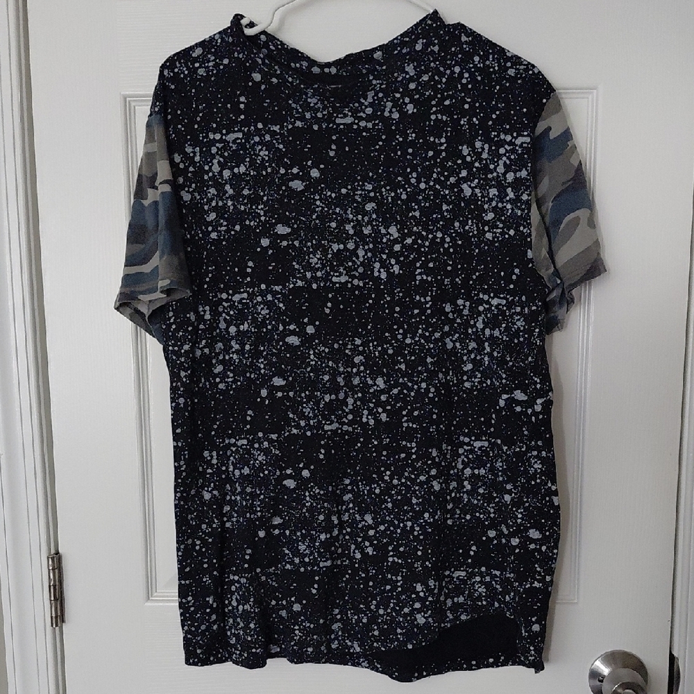 Rolling Paper Brand XL  Spatter Back And Grey With Camo Sleeves T-shirt